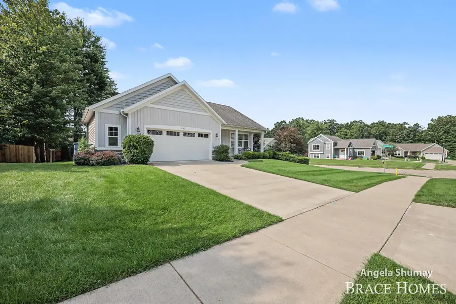 2637 Stockwood Drive Ne, Grand Rapids, MI 49505 - #3