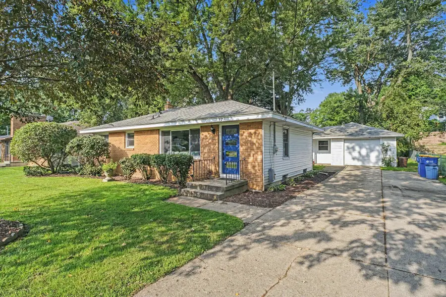 527 Fairfield Avenue Nw, Grand Rapids, MI 49504 - #3