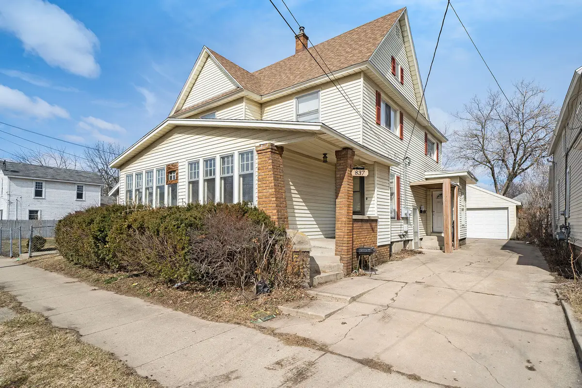 837 4th Street Nw, Grand Rapids, MI 49504 - #1