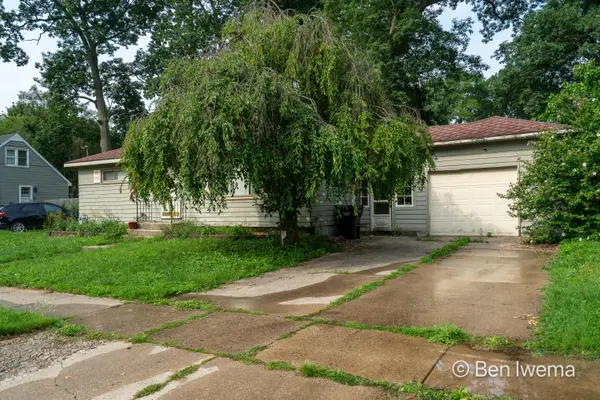 4623 Grantwood Avenue Se, Kentwood, MI 49508