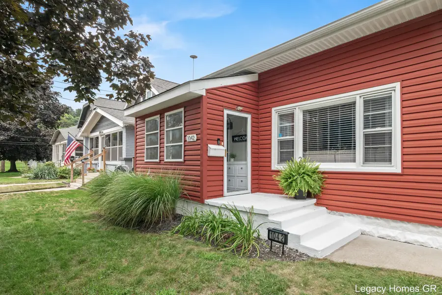 1042 Patton Avenue Nw, Grand Rapids, MI 49504 - #2