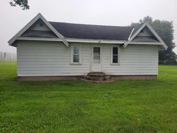 37646 Paw Paw Road, Paw Paw, MI 49079