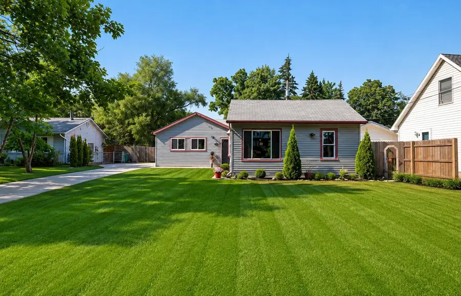 36852 Chase Street, Romulus, MI 48174 - #2