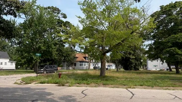 388 Jackson Avenue, Muskegon, MI 49442 - #1
