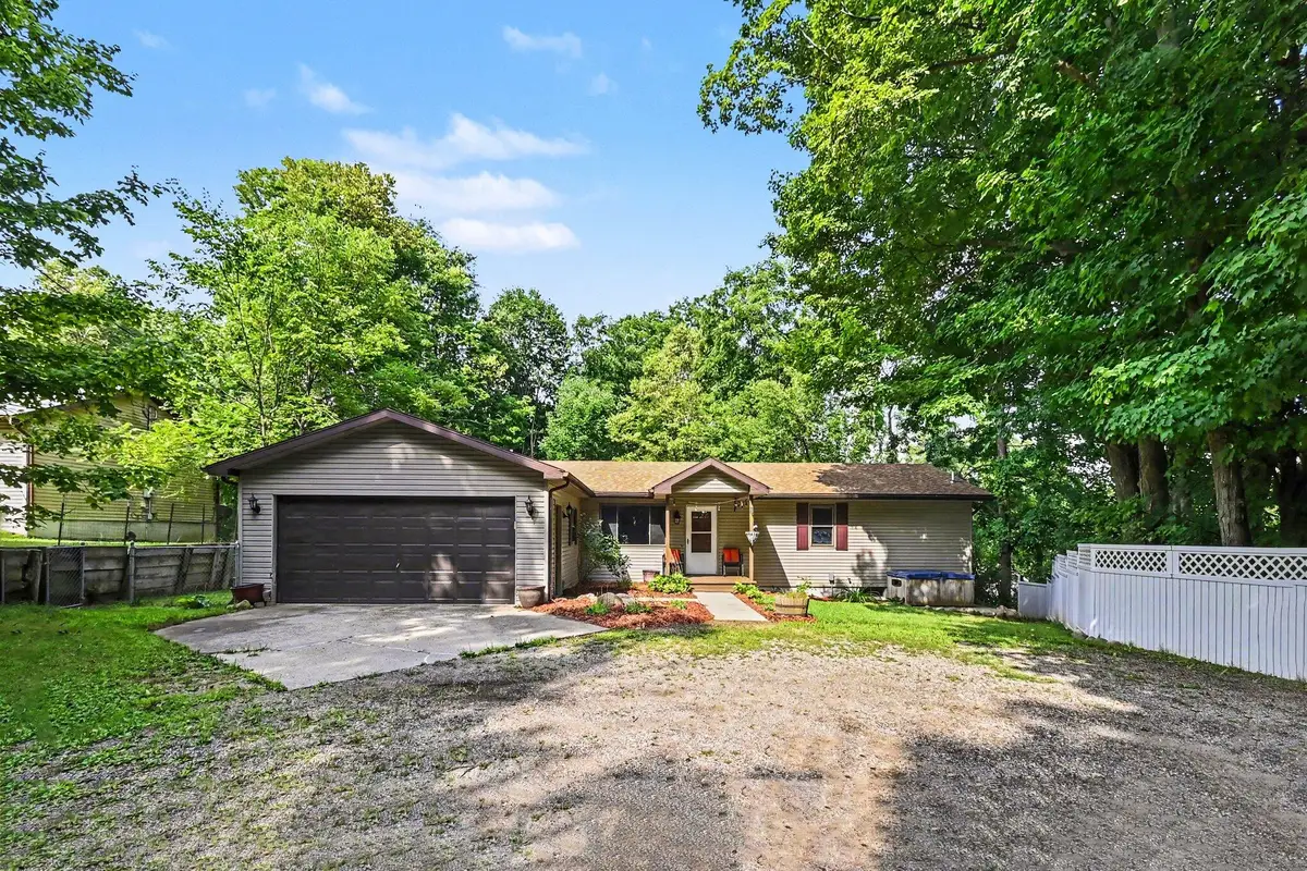 547 S Canal Street, Eaton Rapids, MI 48827 - #1