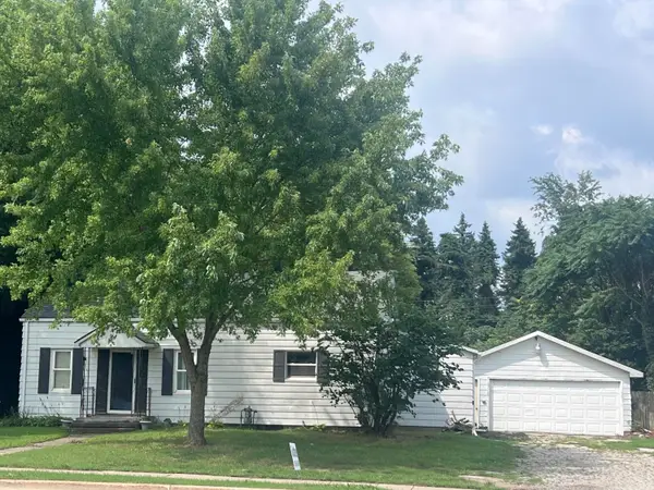 703 E Front Street, Buchanan, MI 49107