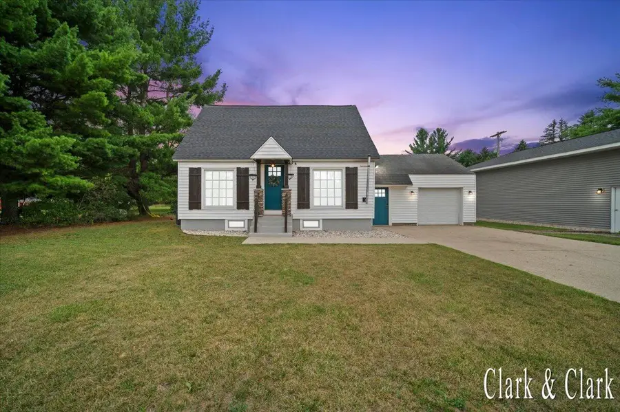 2016 E Croton Drive, Newaygo, MI 49337 - #2