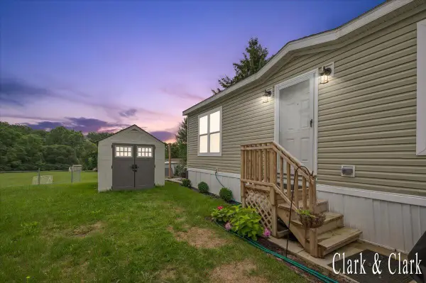 1760 Veronica Street Se, Lowell, MI 49331