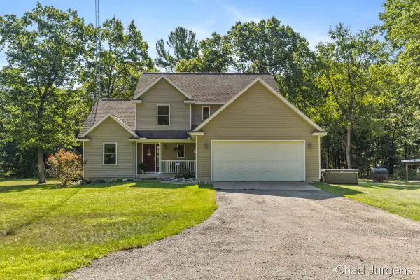 8938 S Big Pine Trail Street, Newaygo, MI 49337