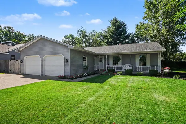 2162 Pinewood Street, Jenison, MI 49428