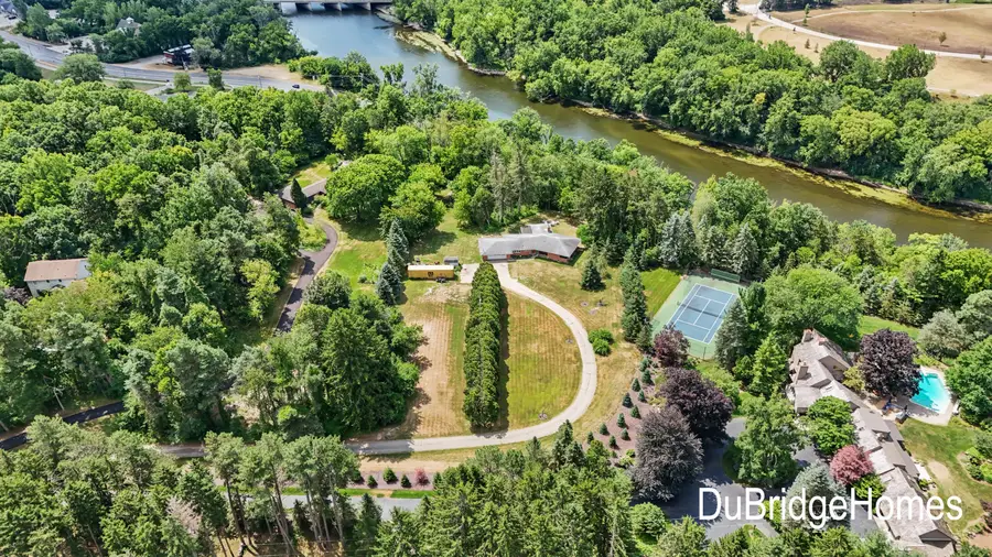 311 Honey Creek Avenue Se, Ada, MI 49301 - #2