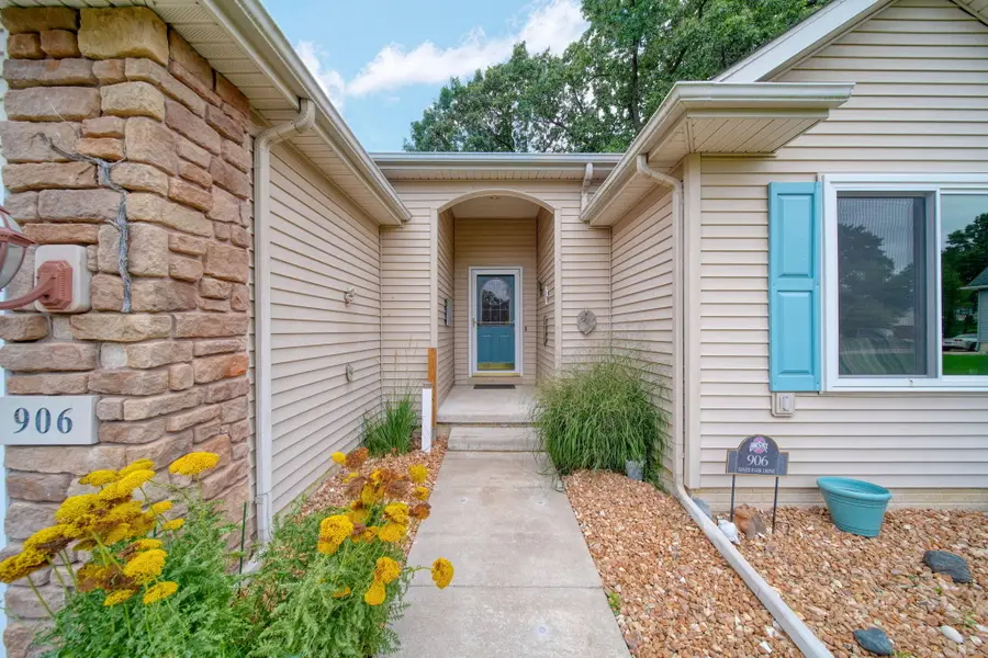 906 Essex Park Drive, Jackson, MI 49203 - #3