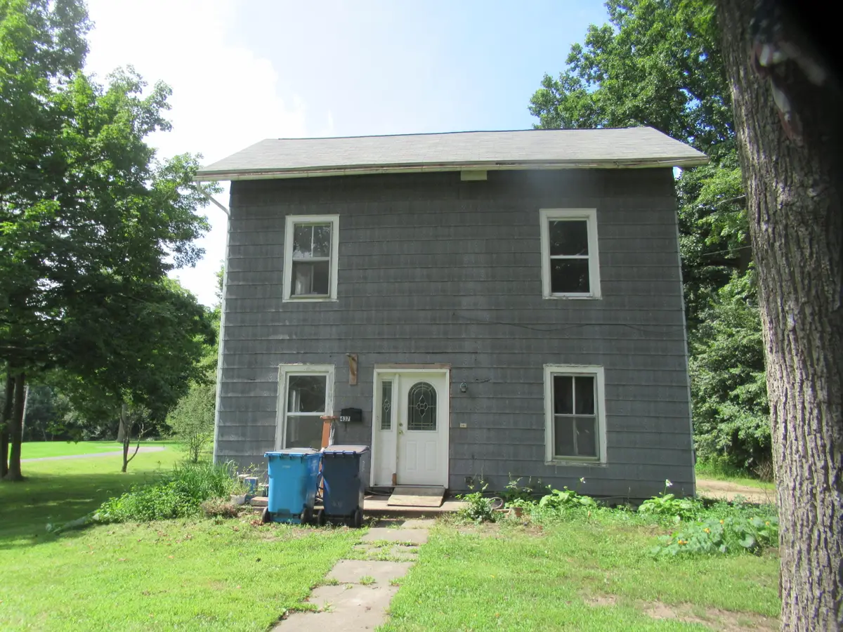 437 N Broadway Street, Cassopolis, MI 49031 - #1