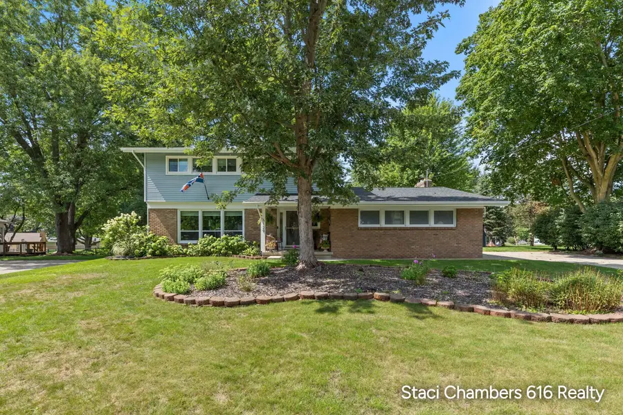 6129 Meadowlark Street Ne, Rockford, MI 49341 - #2
