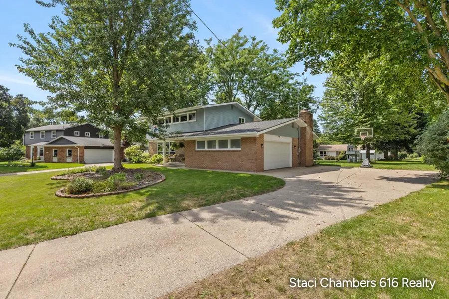 6129 Meadowlark Street Ne, Rockford, MI 49341 - #3