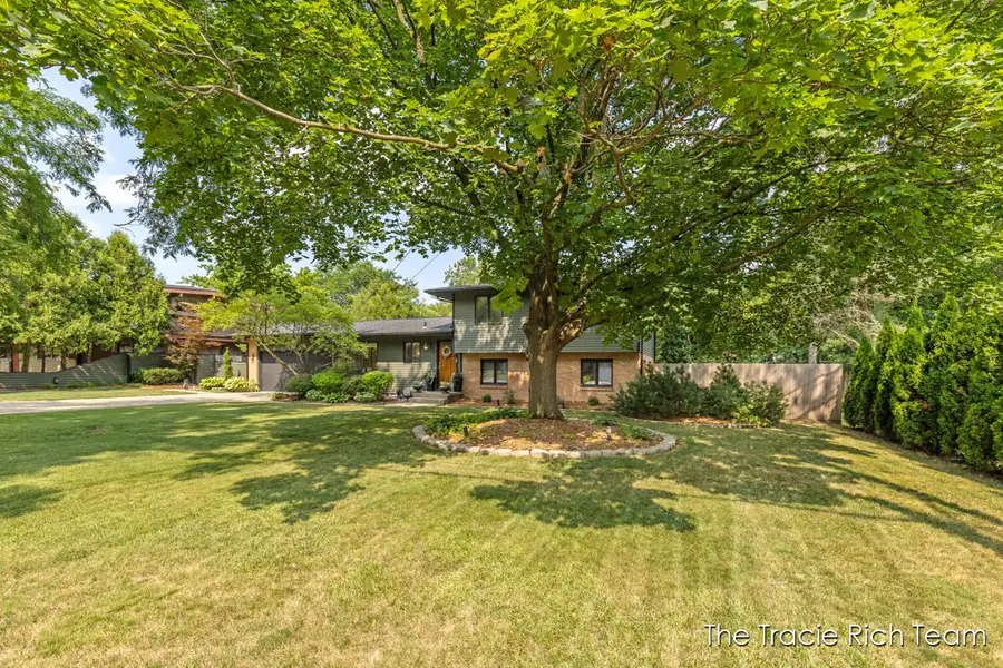 2184 Woodcliff Avenue Se, Grand Rapids, MI 49546 - #2