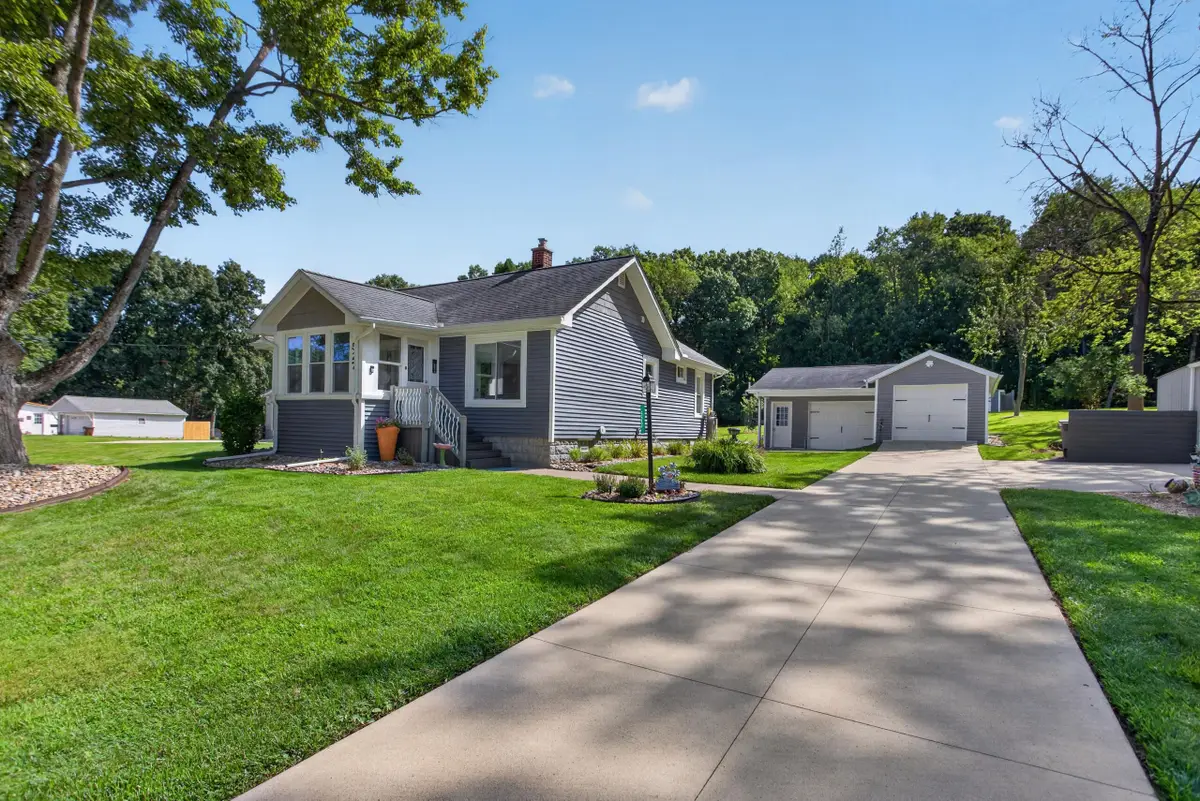 527 Pershing Avenue, Jackson, MI 49203 - #1