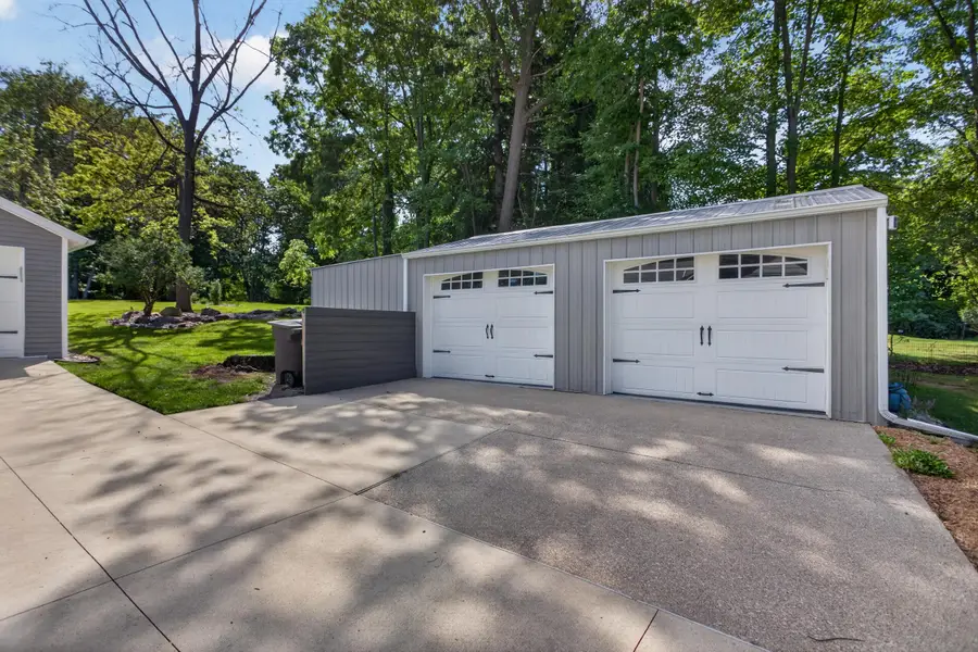 527 Pershing Avenue, Jackson, MI 49203 - #2