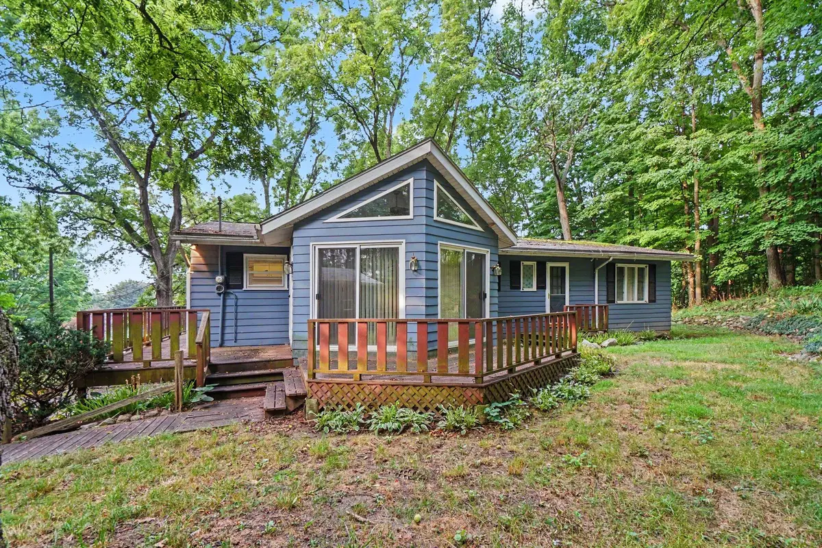 400 W Jackson Street, Augusta, MI 49012 - #1