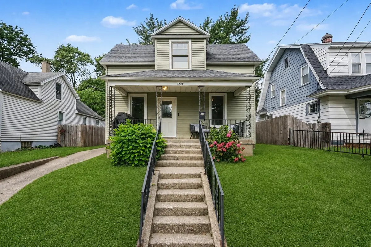 1355 Valley Nw, Grand Rapids, MI 49504 - #1