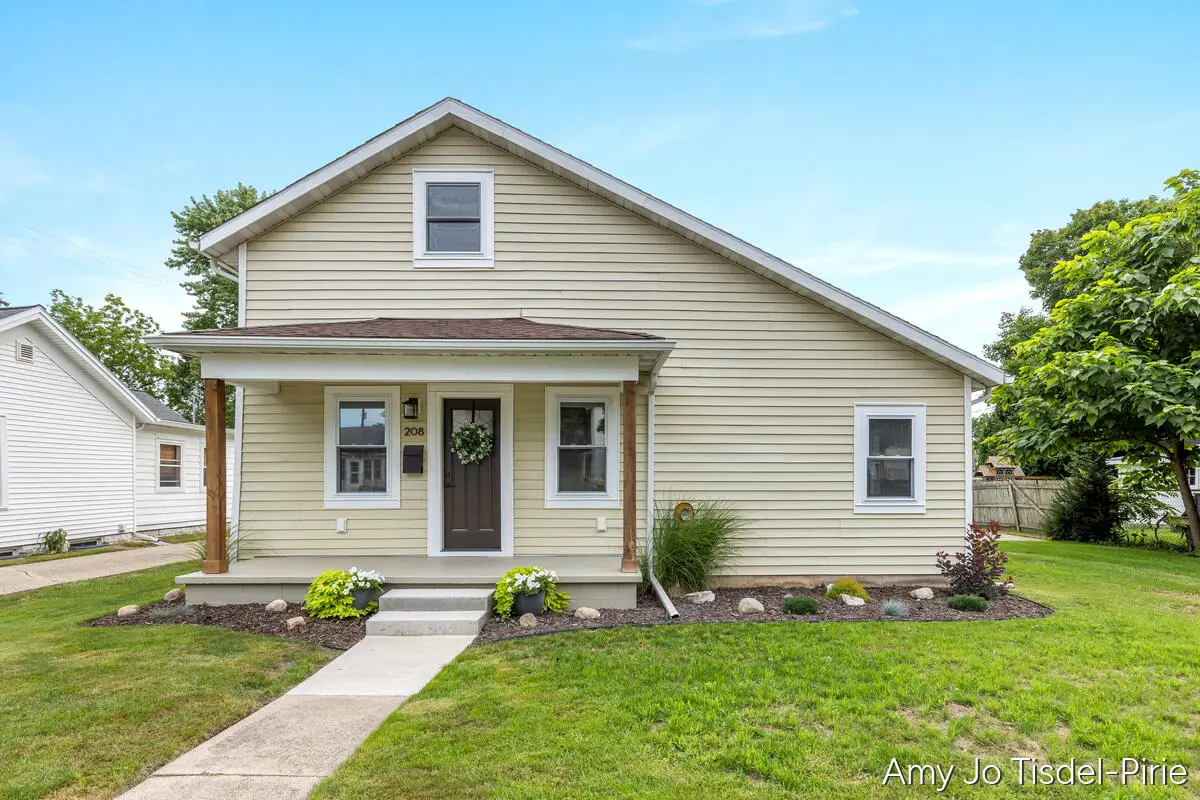 208 N Webster Street, Greenville, MI 48838 - #1