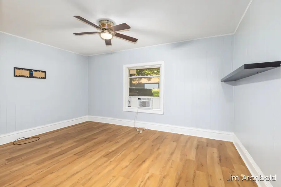 816 Jennette Avenue Nw, Grand Rapids, MI 49504 - #3