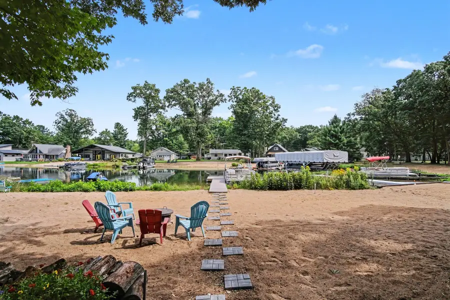 8570 Cochise Drive, Howard City, MI 49329 - #3