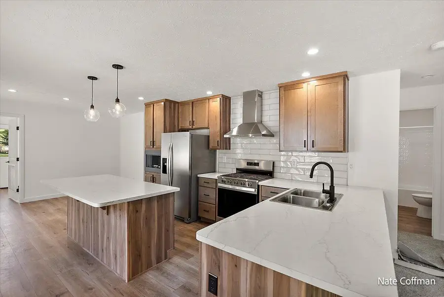 720 Park, Howard City, MI 49329 - #2