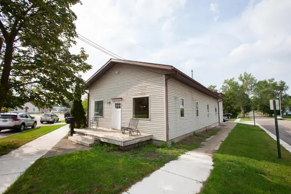 29 Monroe Street, Hillsdale, MI 49242