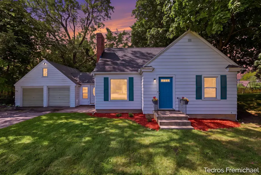 3372 Evert Street Nw, Grand Rapids, MI 49534 - #3