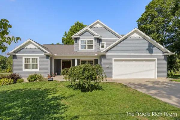 269 N Main Street, Rockford, MI 49341