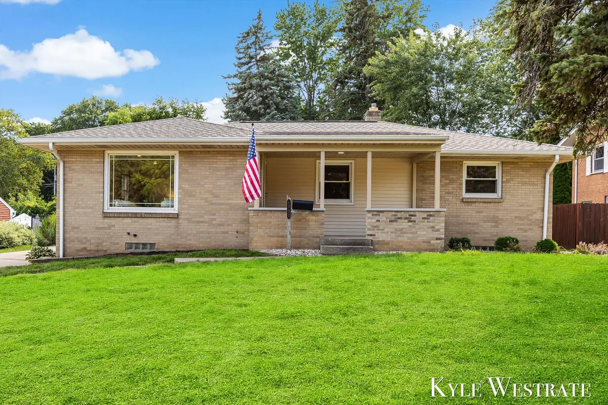 1752 Lake Michigan Drive Nw, Grand Rapids, MI 49504 - #1