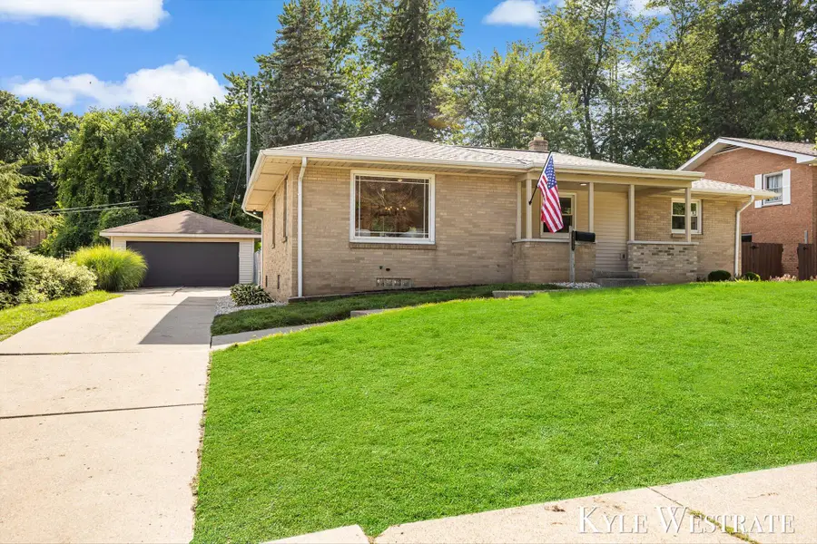 1752 Lake Michigan Drive Nw, Grand Rapids, MI 49504 - #3