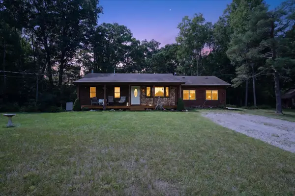 10077 Maple Hill Road, Howard City, MI 49329