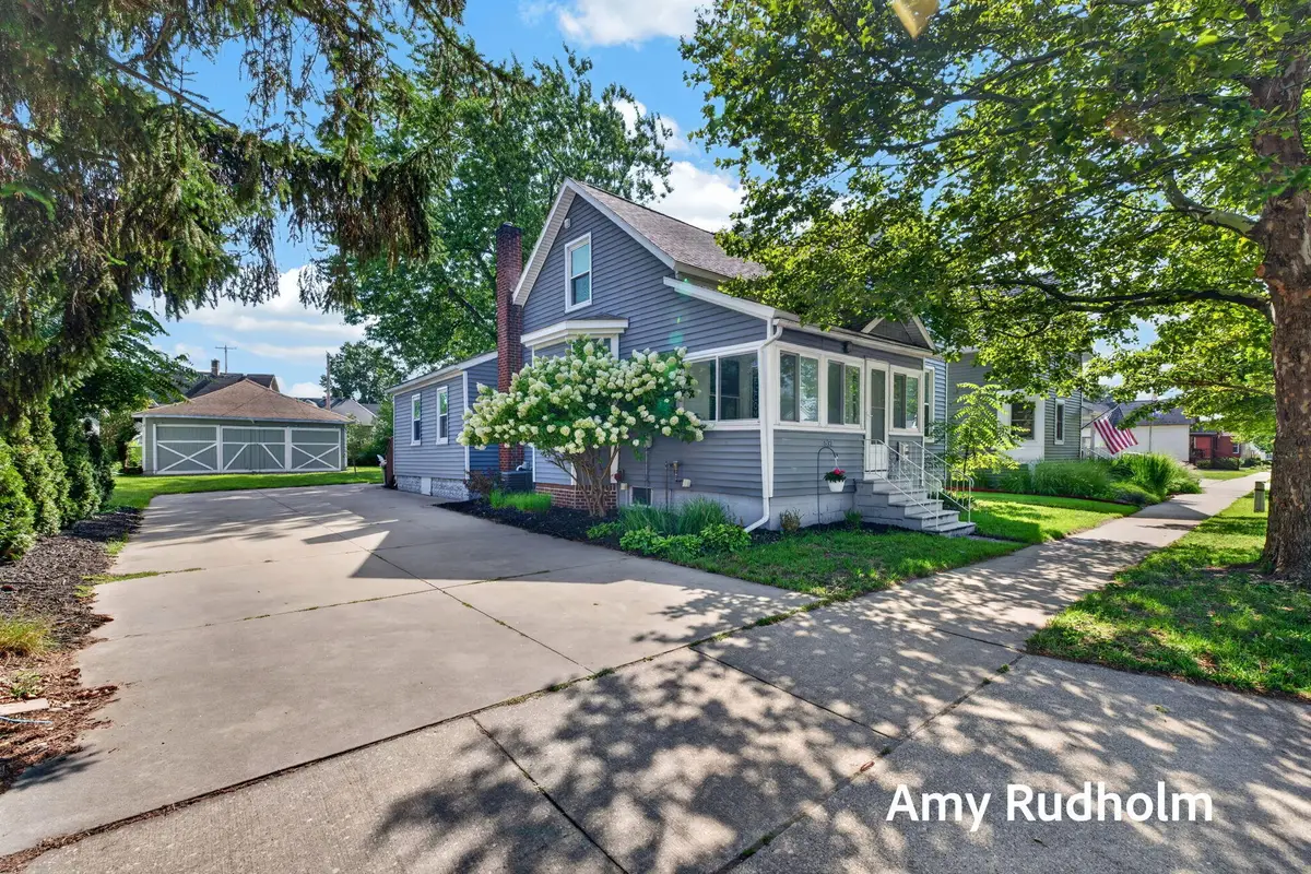 532 Jackson Avenue, Grand Haven, MI 49417 - #1