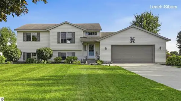 4966 Dio Drive Ne, Cedar Springs, MI 49319
