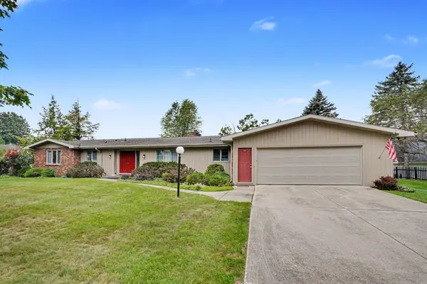 4216 Lake Forest Drive, Kalamazoo, MI 49008