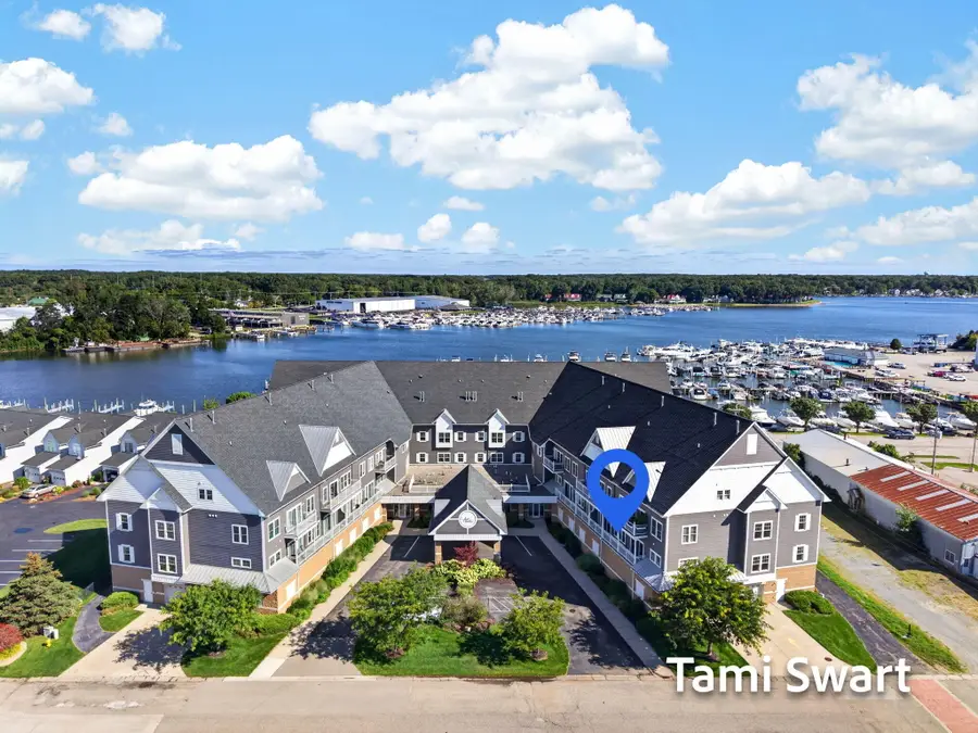 917 W Savidge Street #16, Spring Lake, MI 49456 - #2