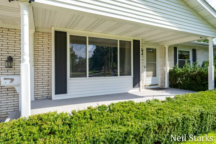 1633 Woodview Street, Jenison, MI 49428 - #2