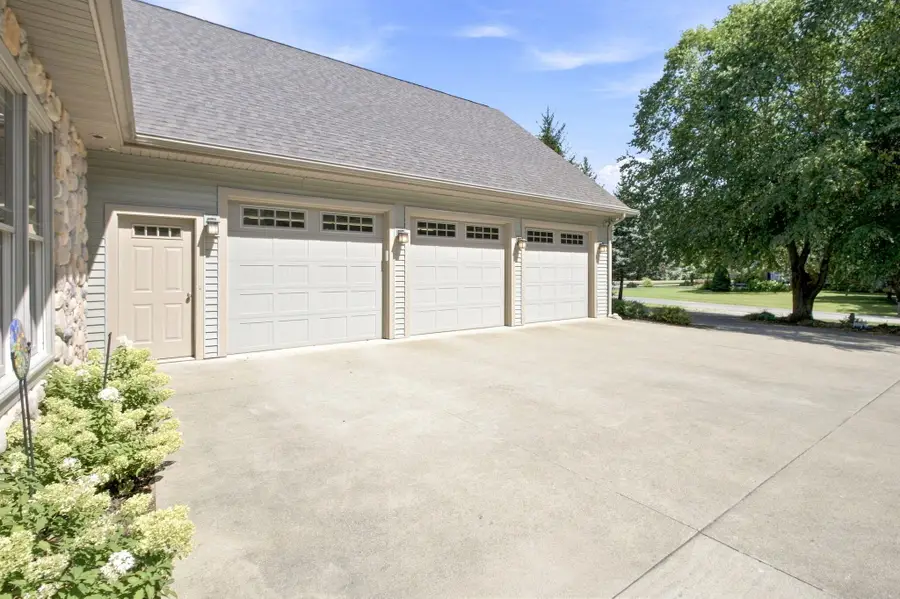 2992 E Bluffwood Terrace, Saint Joseph, MI 49085 - #3