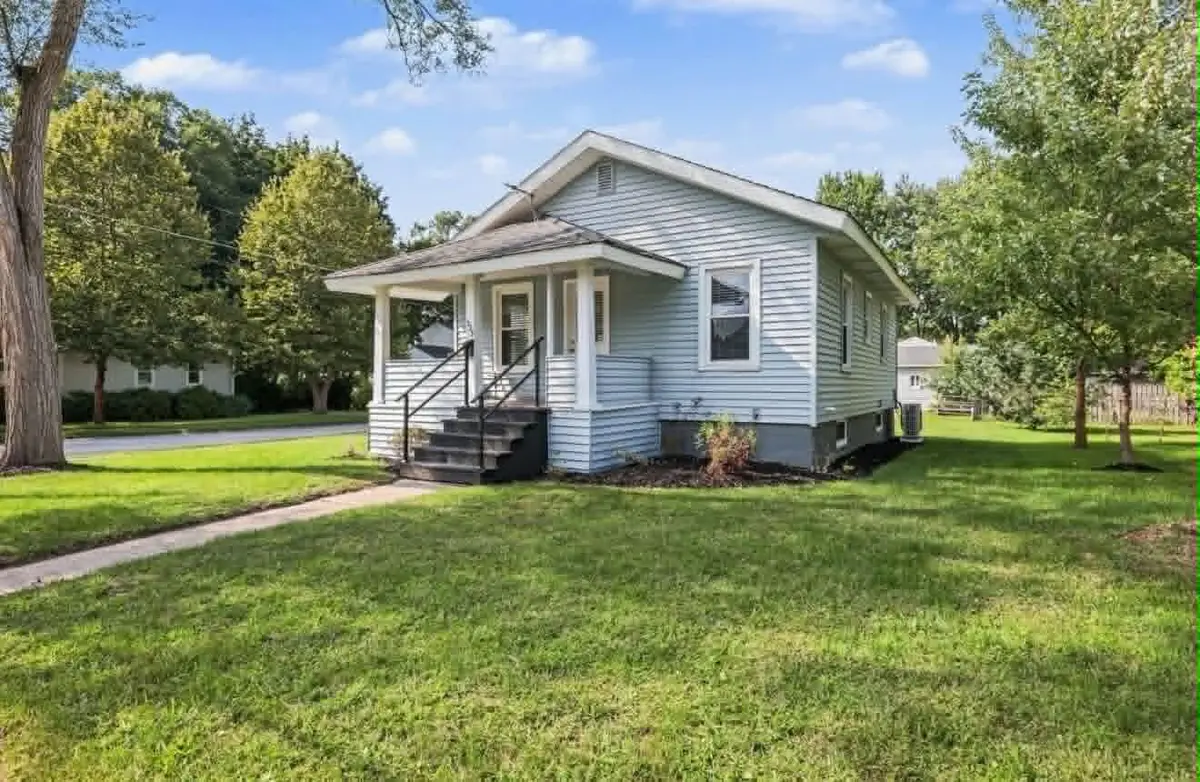 327 Lewis Street, Rockford, MI 49341 - #1