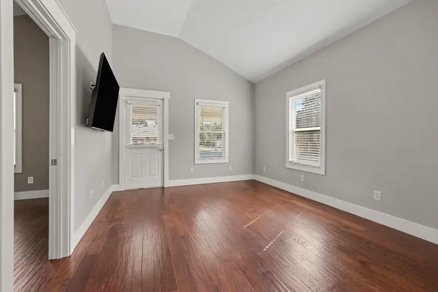 327 Lewis Street, Rockford, MI 49341 - #2