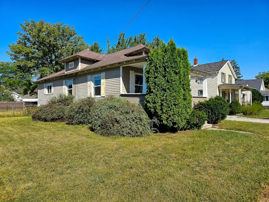 1803 N Clinton Street, Saginaw, MI 48602 - #3