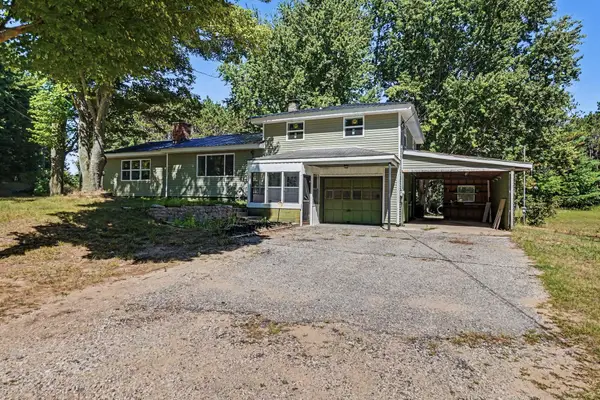 1012 N Evergreen Drive, White Cloud, MI 49349