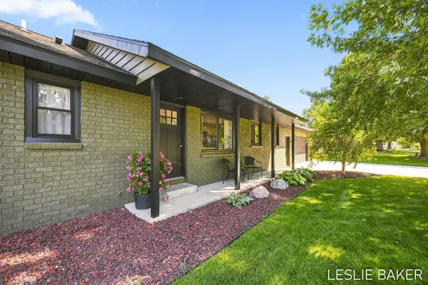2666 Gay Paree Drive, Zeeland, MI 49464