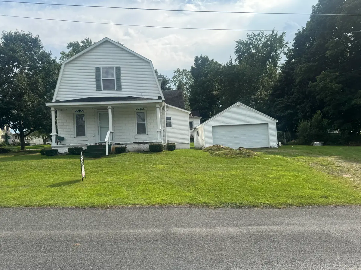 121 E Isabelle Street, Belding, MI 48809 - #1