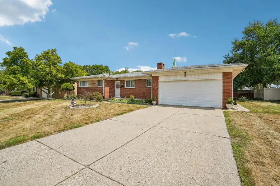 22808 Greenview Road, Southfield, MI 48075 - #2
