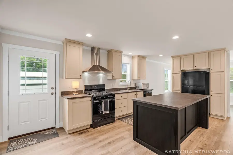 145 W Pin Oak Drive, Coopersville, MI 49404 - #2
