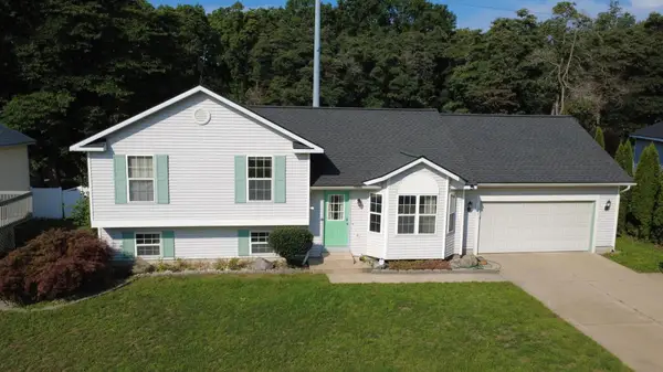 2591 W Pine Lane, Holland, MI 49424