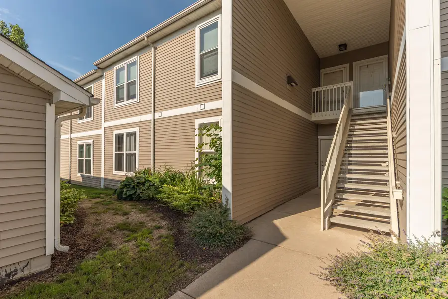 1486 Fox Pointe Circle, Ann Arbor, MI 48108 - #3